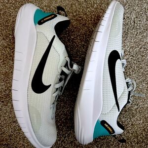 Nike Flex Runners size 7.5 women’s